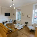Wensleydale, Old School - Ground Floor Luxury In Richmond, North Yorkshire * Richmond (North Yorkshire)